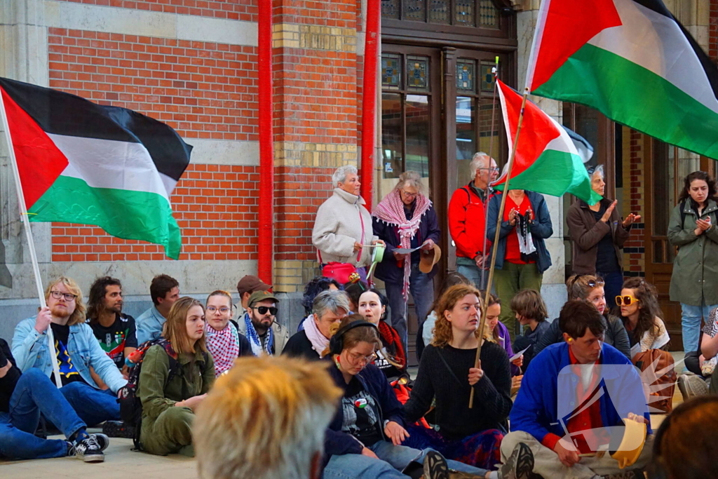 Flinke groep Pro-Palestijnse demonstranten op station
