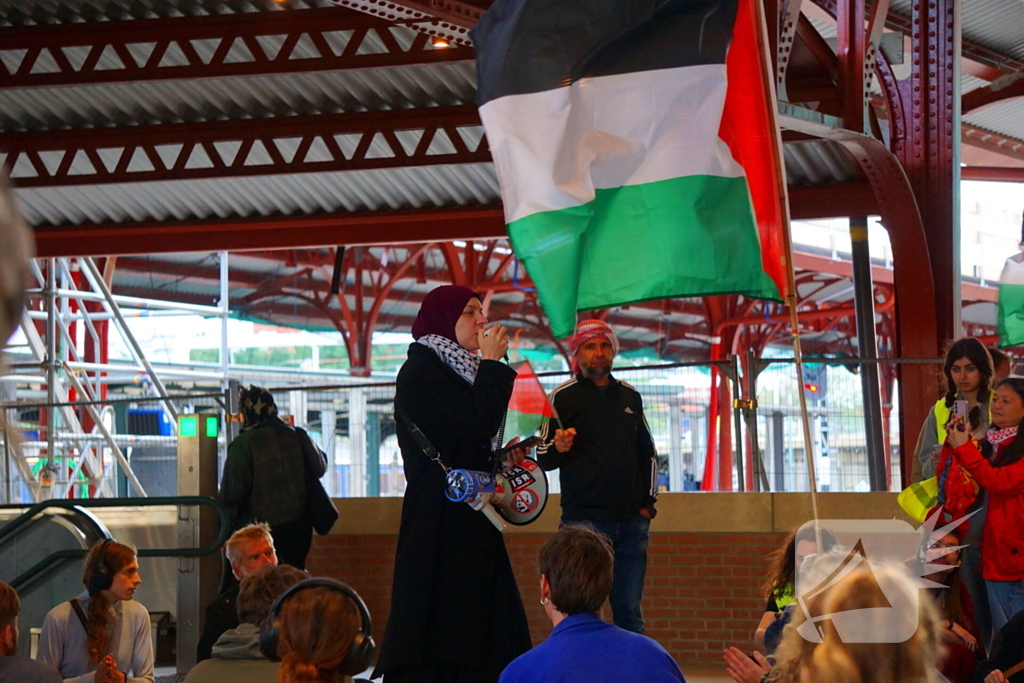 Flinke groep Pro-Palestijnse demonstranten op station