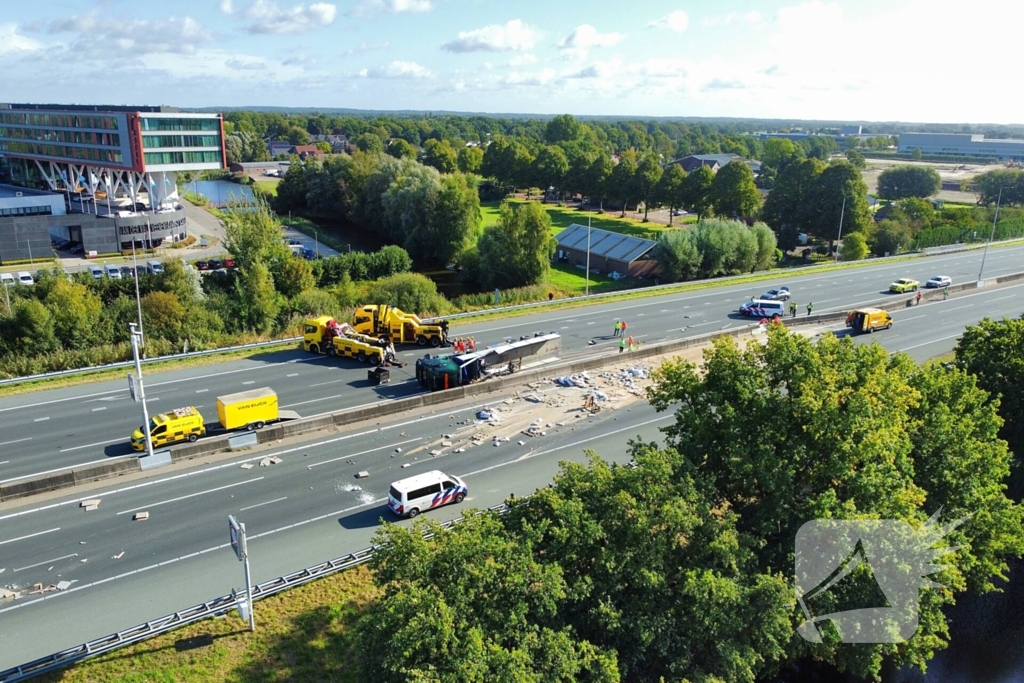 Vrachtwagen ongeval zorgt voor verkeerschaos