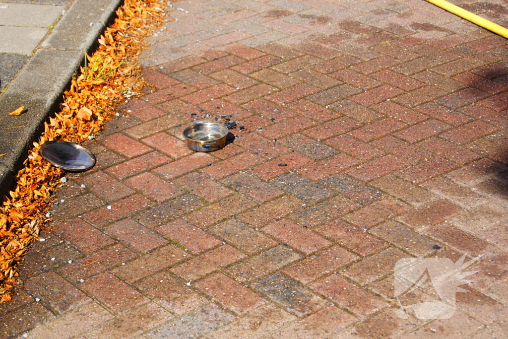 Pannetje vat vlam in keuken