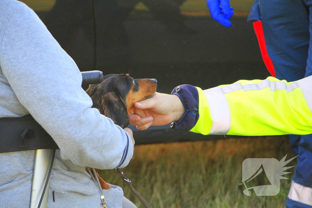 Auto botst achterop stilstaande vrachtwagen
