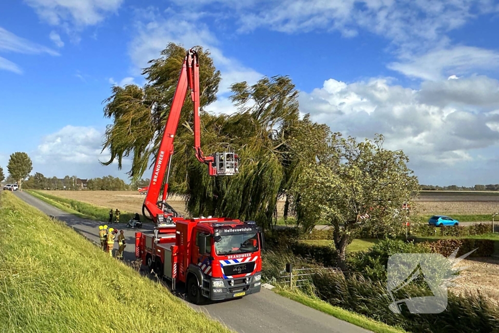 Brandweer ingezet bij gevaarlijke situatie