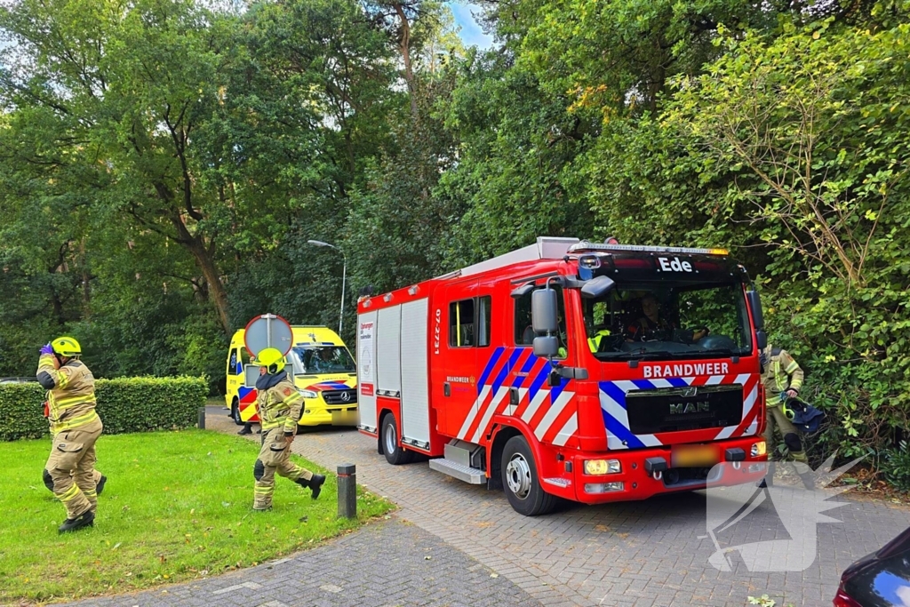Automobiliste gewond bij botsing met pilaar in parkeergarage