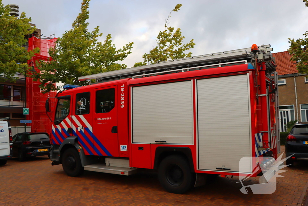 Harde wind veroorzaakt losse reling op steiger