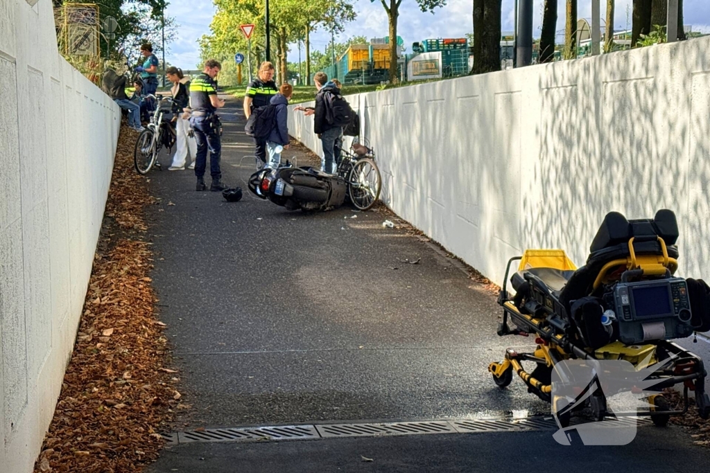 Scooter en fietser botsen in ongeval
