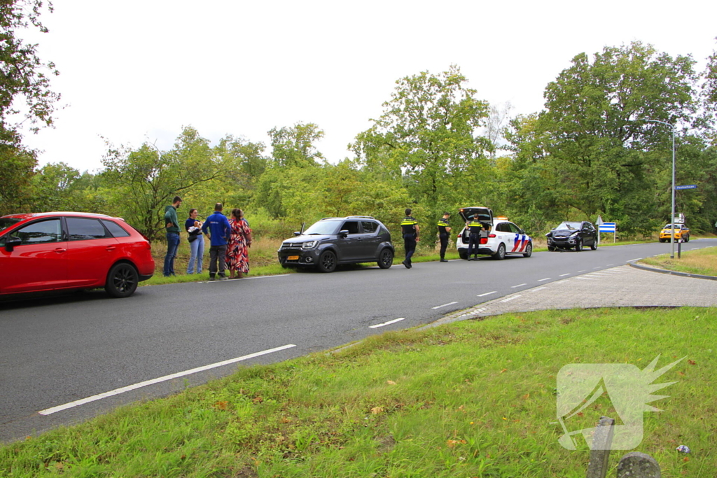 Aanrijding met letsel tussen drie voertuigen