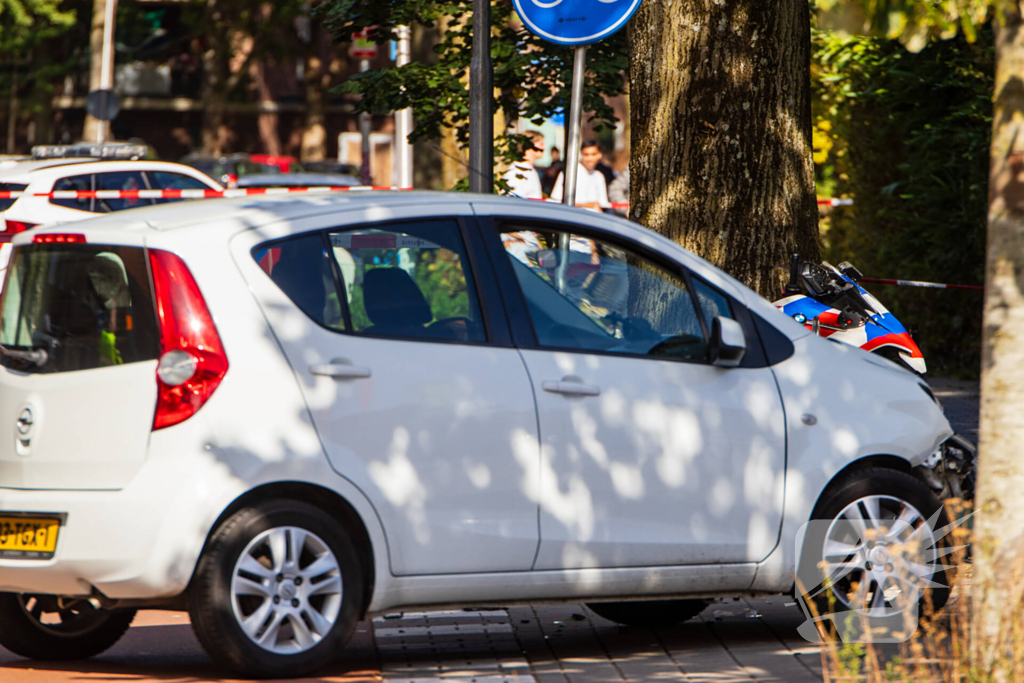 72-jarige man onder invloed van drugs botst op motoragent