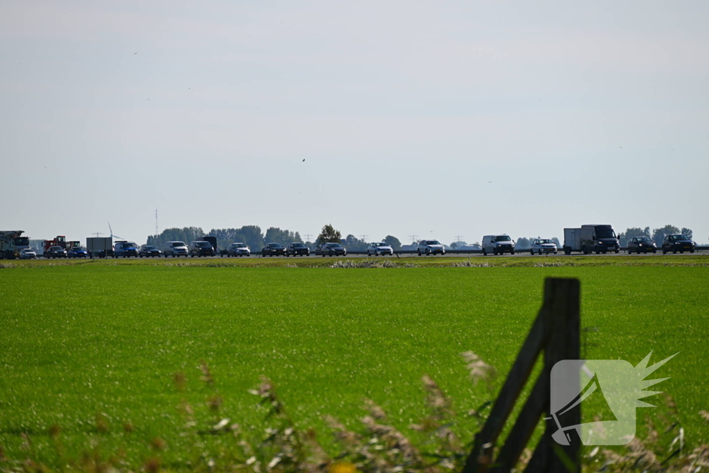 Voertuig rijdt weg na aanrijding