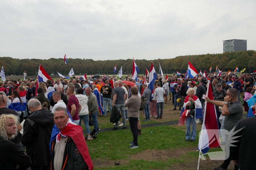 Politie en ME aanwezig bij demonstratie