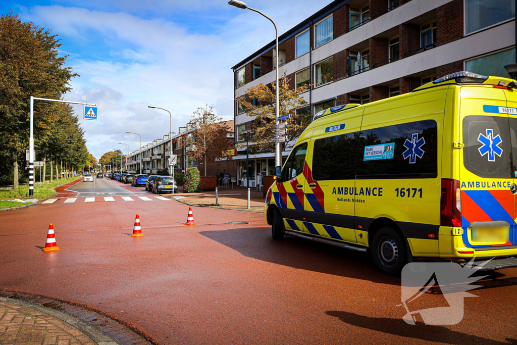 Scooterrijder gewond na val door gladde kruising