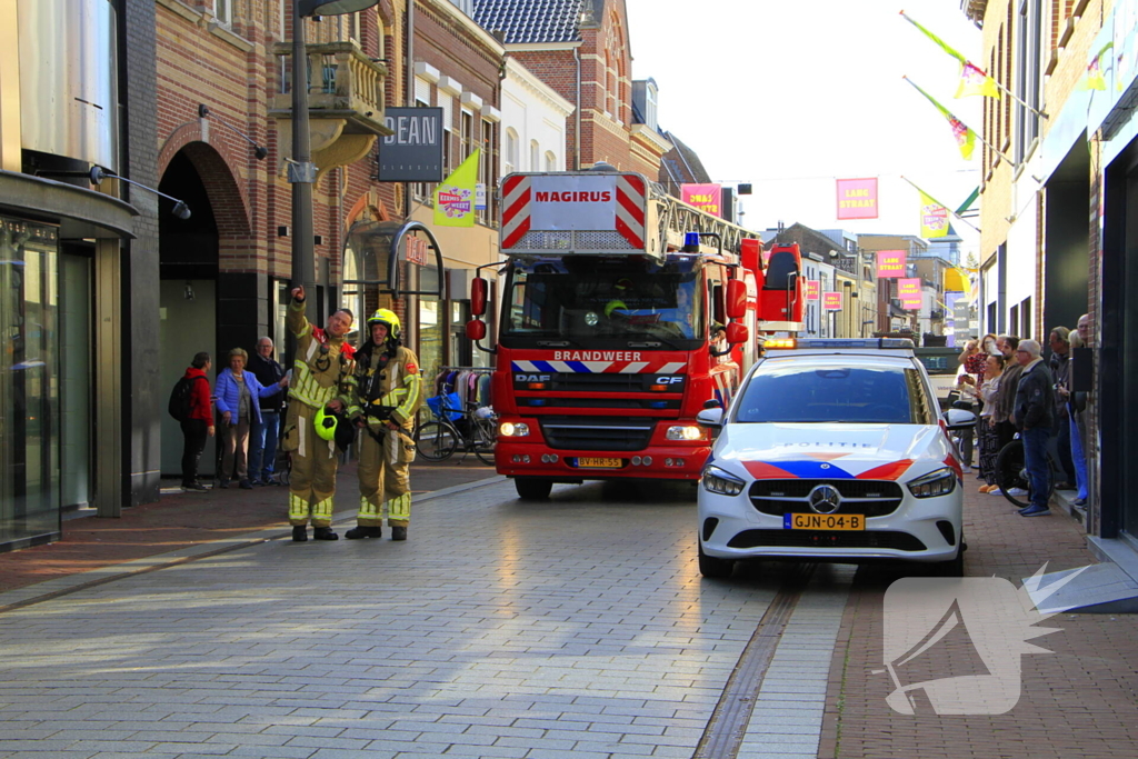 Brand door onkruidverbrander in leegstaand pand