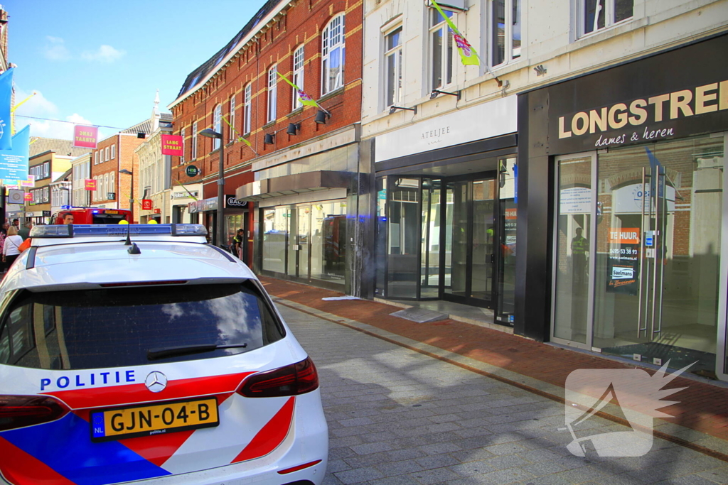 Brand door onkruidverbrander in leegstaand pand