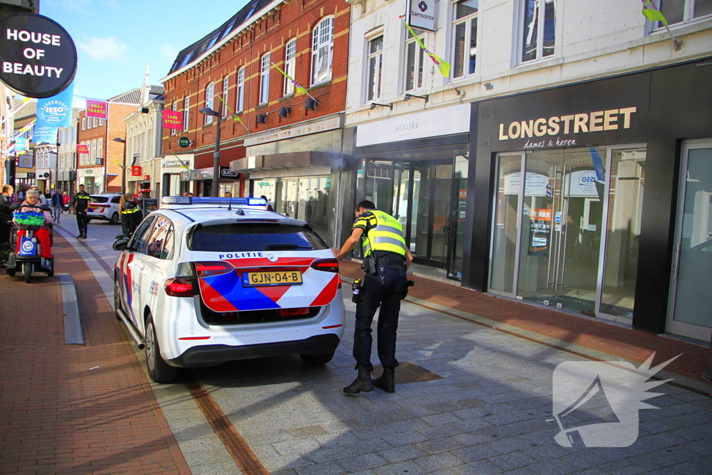 Brand door onkruidverbrander in leegstaand pand