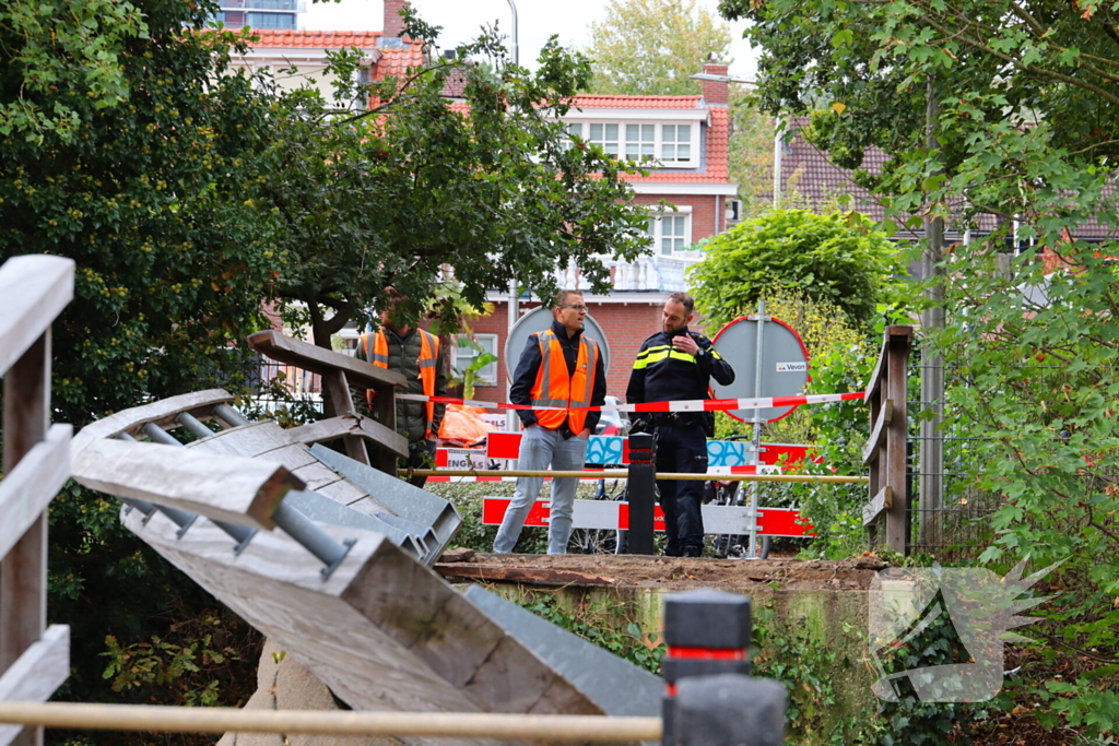 Loopbrug ingestort na aanrijding