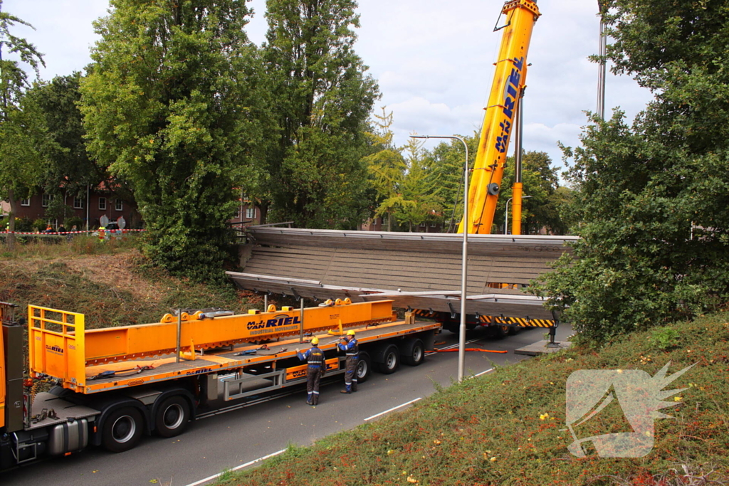 Loopbrug ingestort na aanrijding