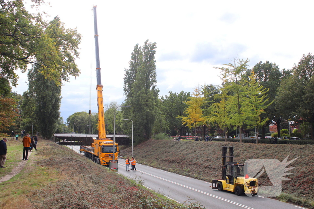 Loopbrug ingestort na aanrijding