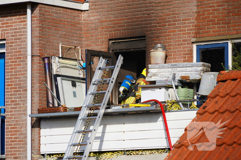 Woningbrand leidt tot ontruiming