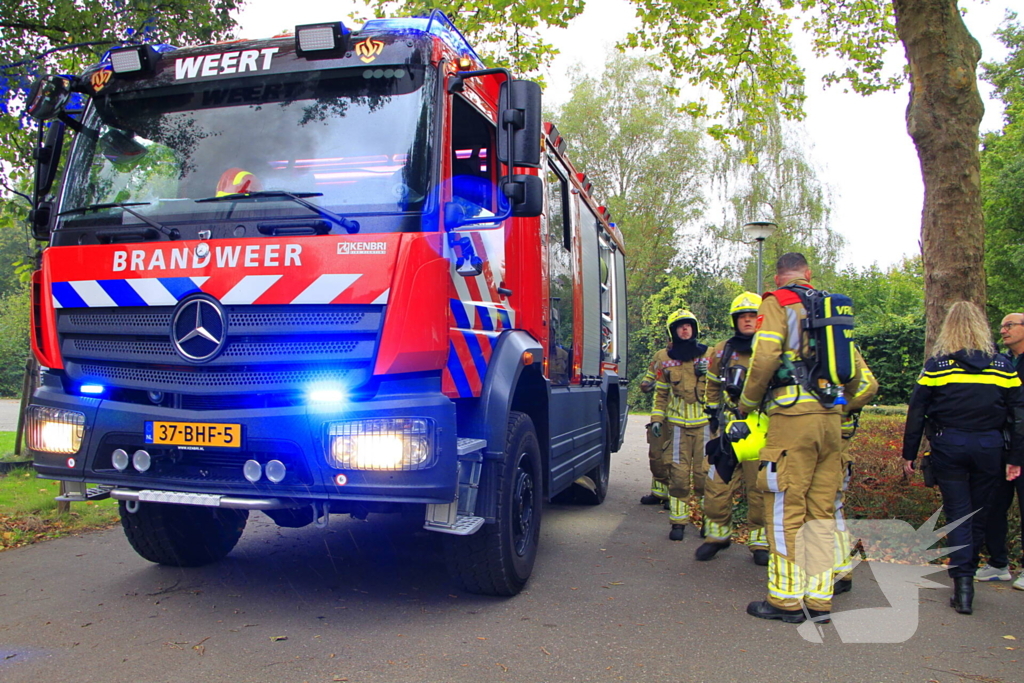 Tuinhuis in vlammen opgegaan