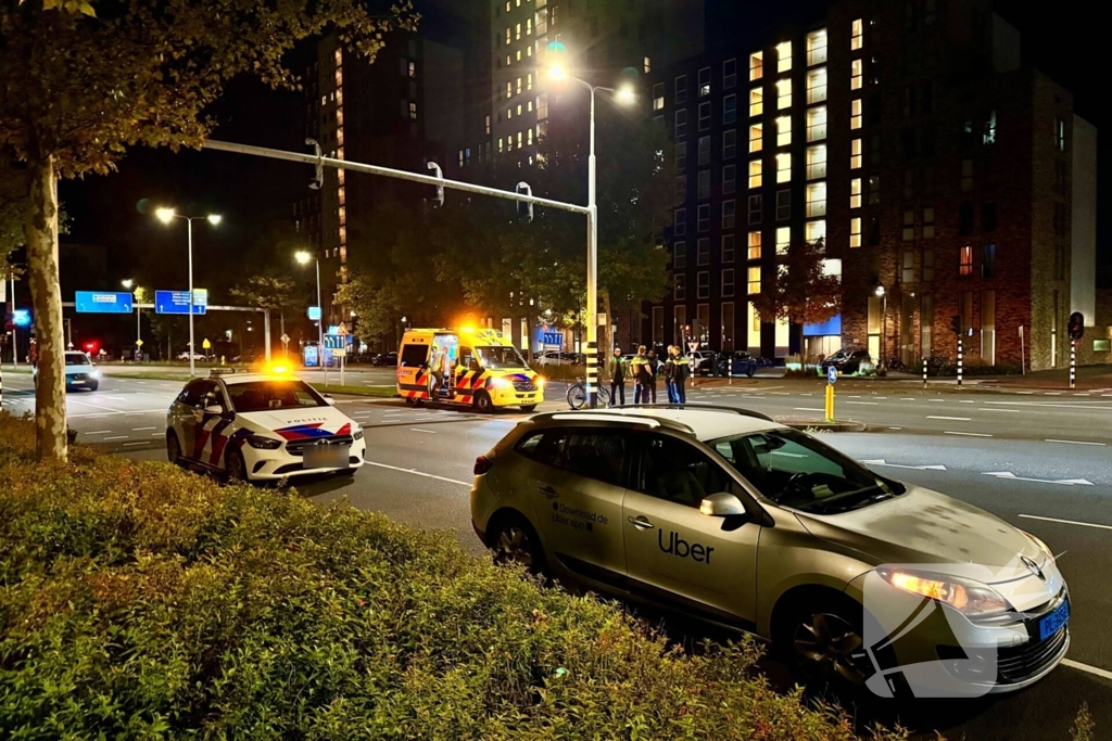 Fietser gewond bij botsing met taxi