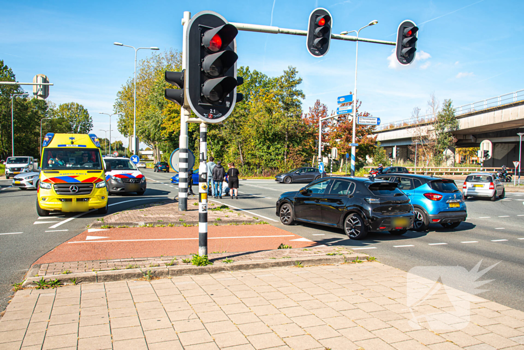 Kind op fiets aangereden op kruising
