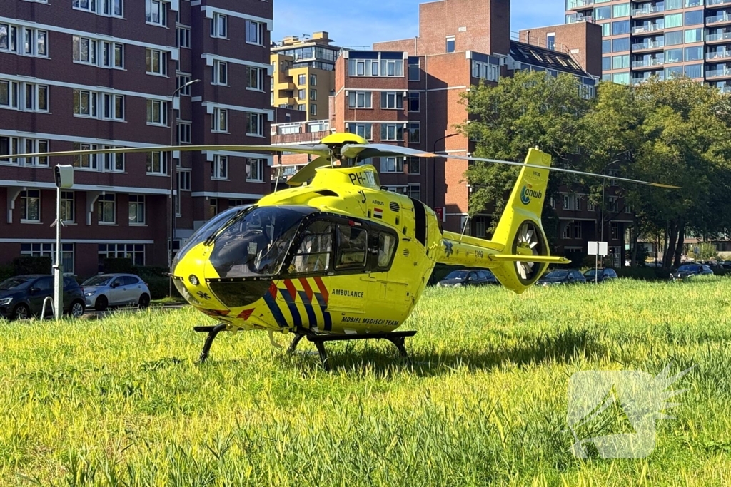 Explosie in flatwoning, grote brandweerinzet