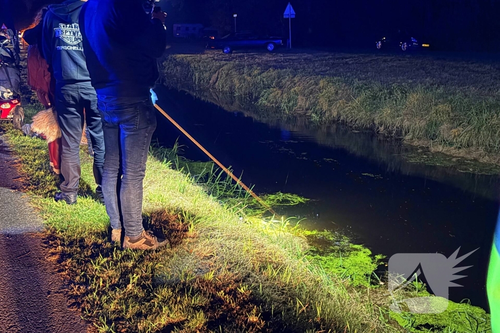 Fietser belandt in water