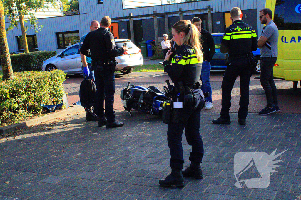 Scooterrijder gewond bij aanrijding met auto