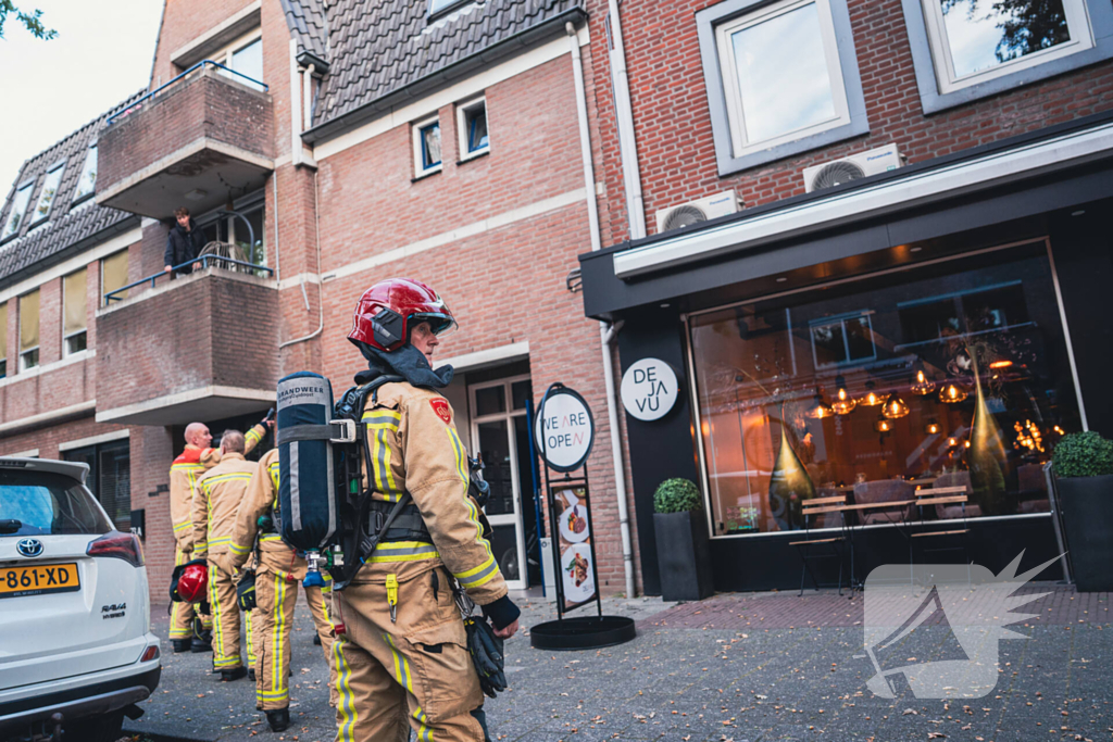 Straat afgesloten voor brandlucht