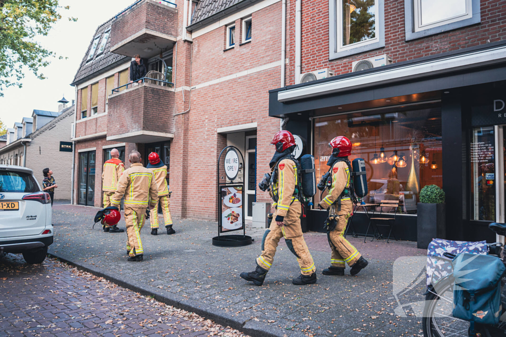 Straat afgesloten voor brandlucht