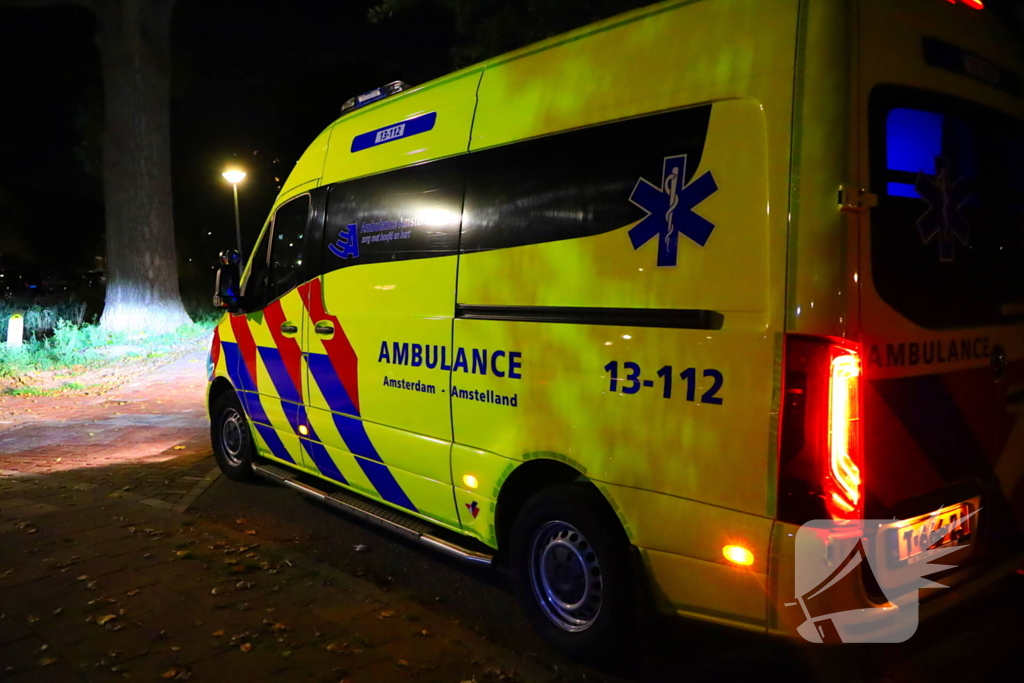 Scootmobiel bestuurder uit water gered