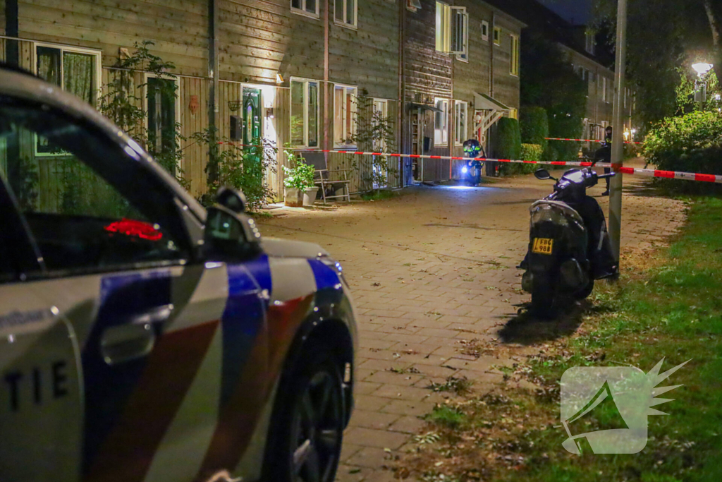 Explosie leidt tot woningbrand