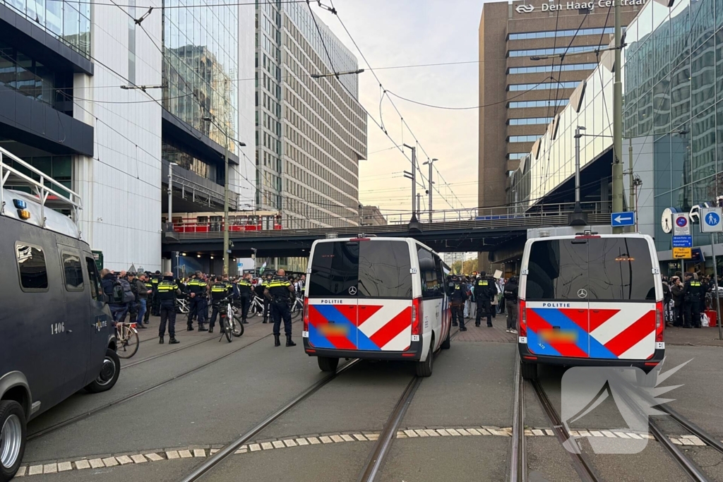 ME grijpt in bij Gaza demonstratie, tram en treinverkeer gestremd