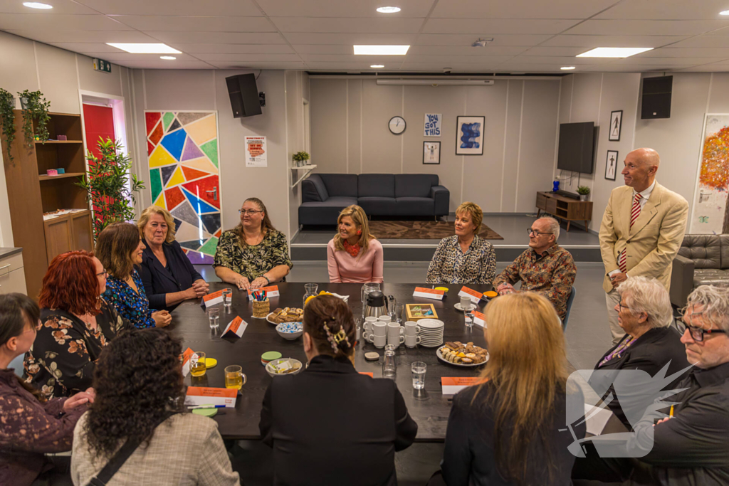 Koningin Maxima bezoekt jongeren centrum