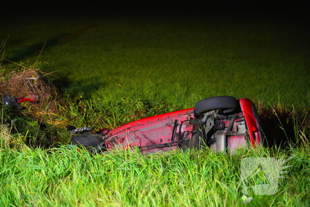 Traumateam ingezet voor een voertuig te water