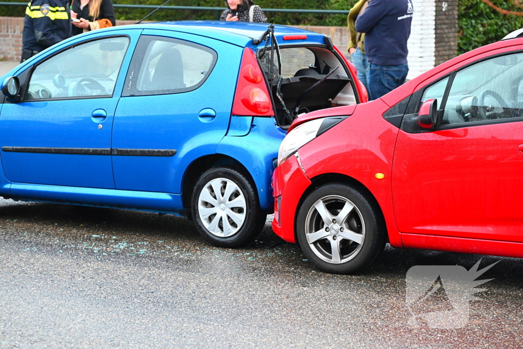 Ongeluk met drie voertuigen zonder ernstige letsels