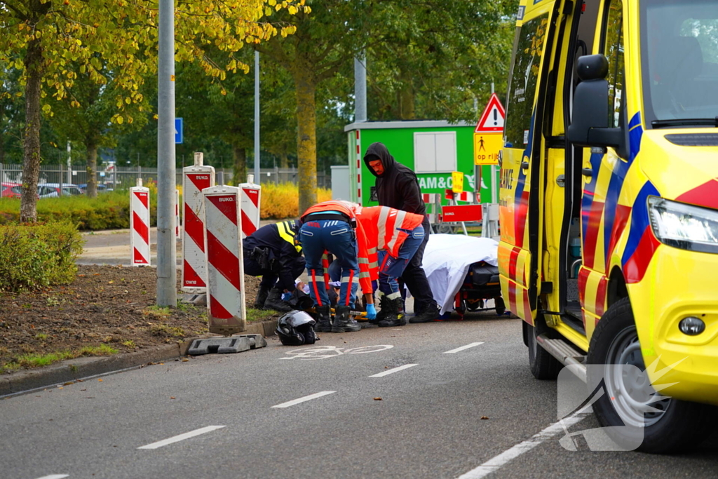 Motorrijdster gewond na val