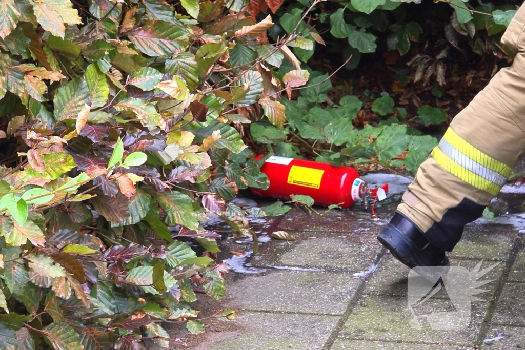 Brand in bijgebouw snel onder controle