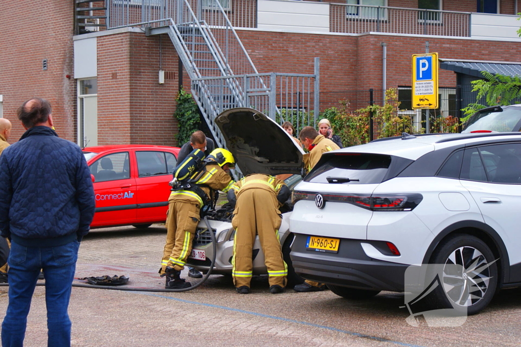 Autobrand snel onder controle