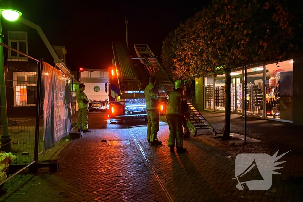 Waterlekkage ontdekt bij winkel