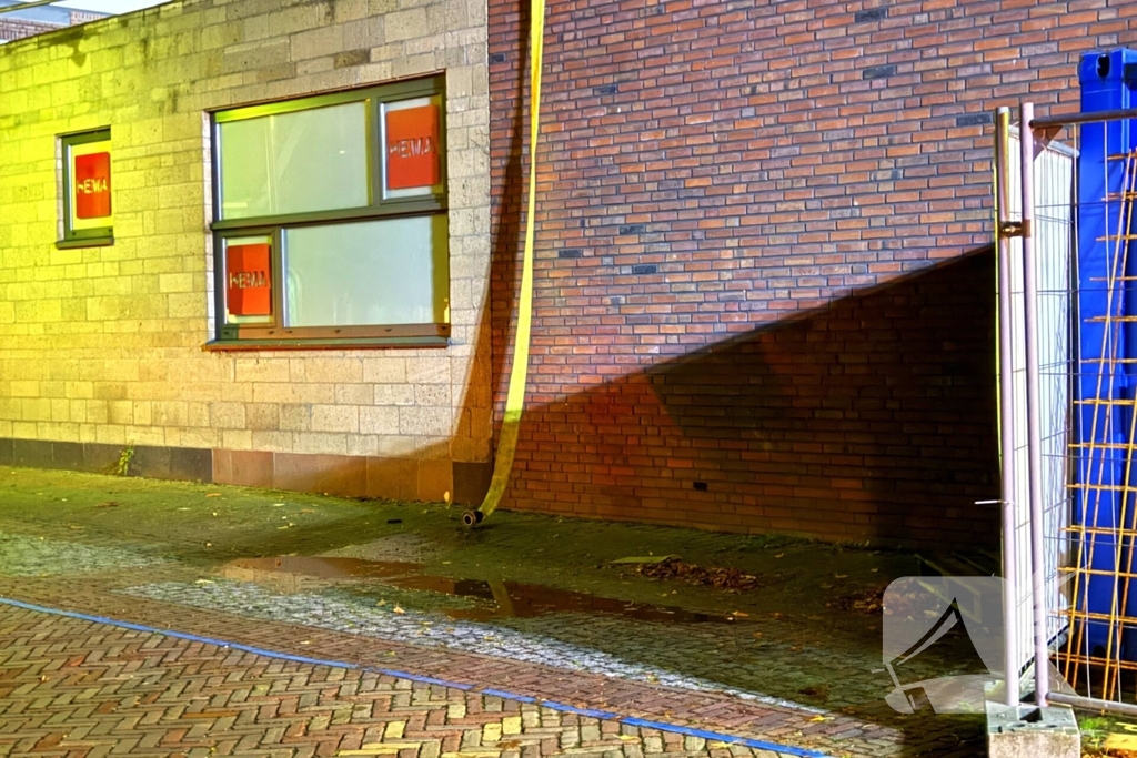 Waterlekkage ontdekt bij winkel