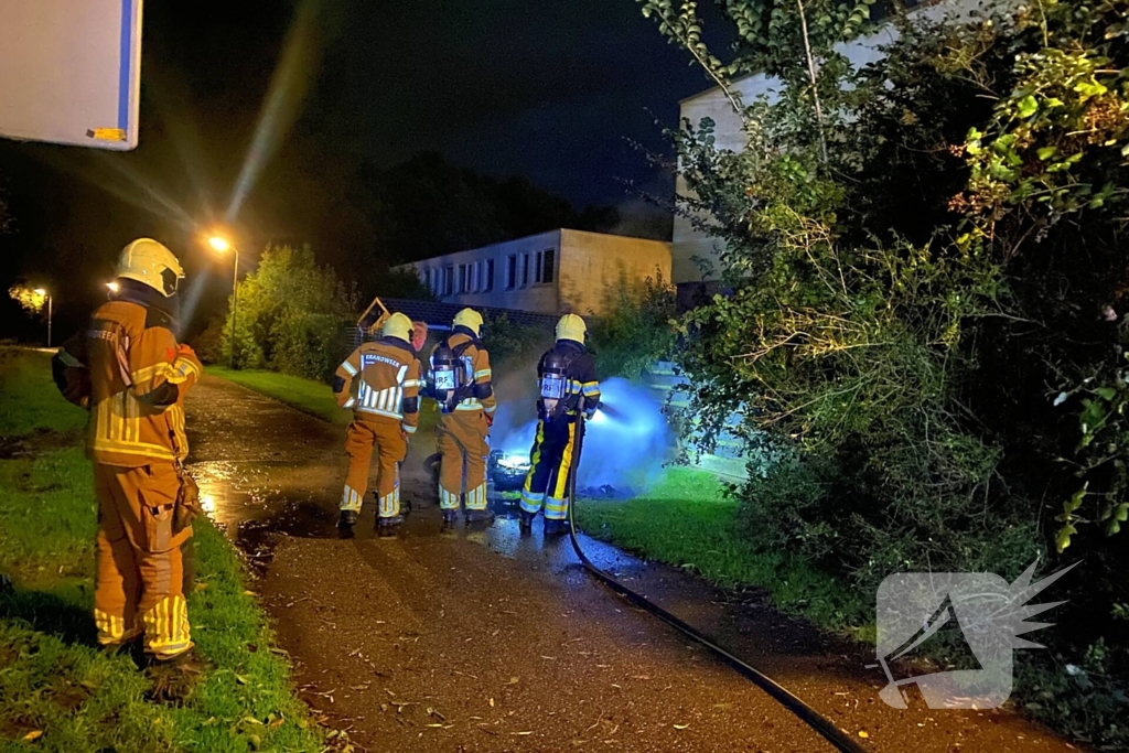 Scooterbrand in de nacht