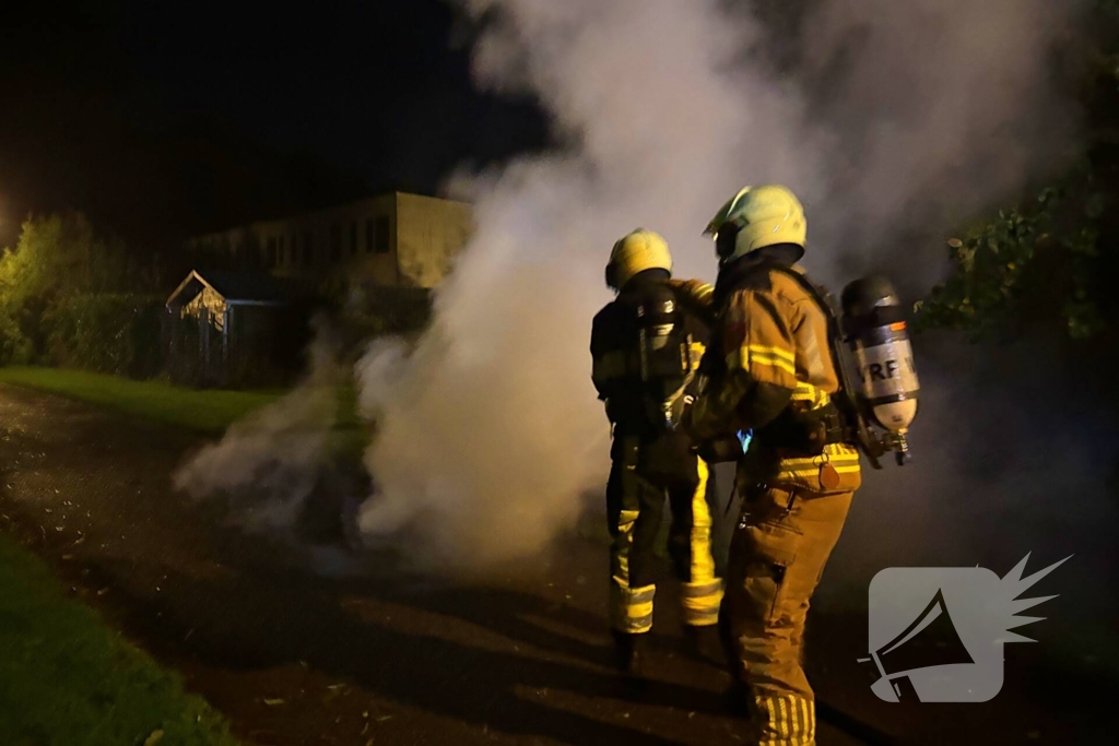 Scooterbrand in de nacht