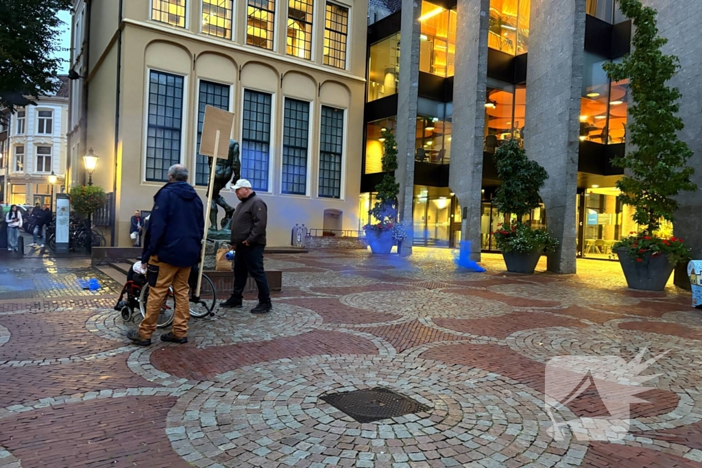 Politie aanwezig bij protest om opvangcentrum