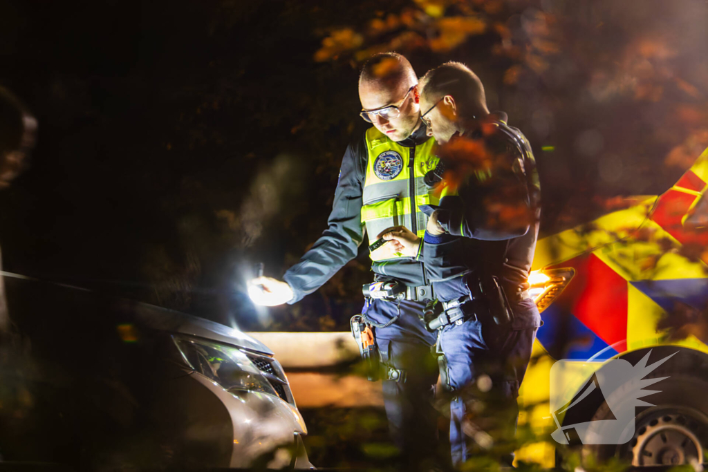 Vrouw ernstig gewond bij aanrijding met auto