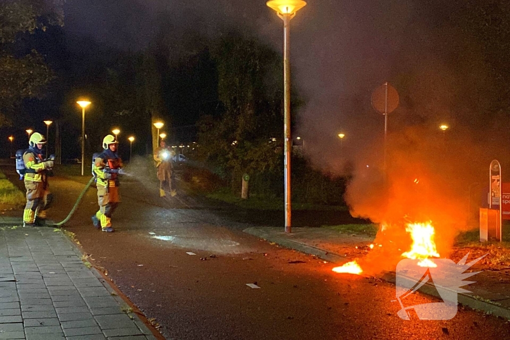 Scooter in vlammen bij sportpark