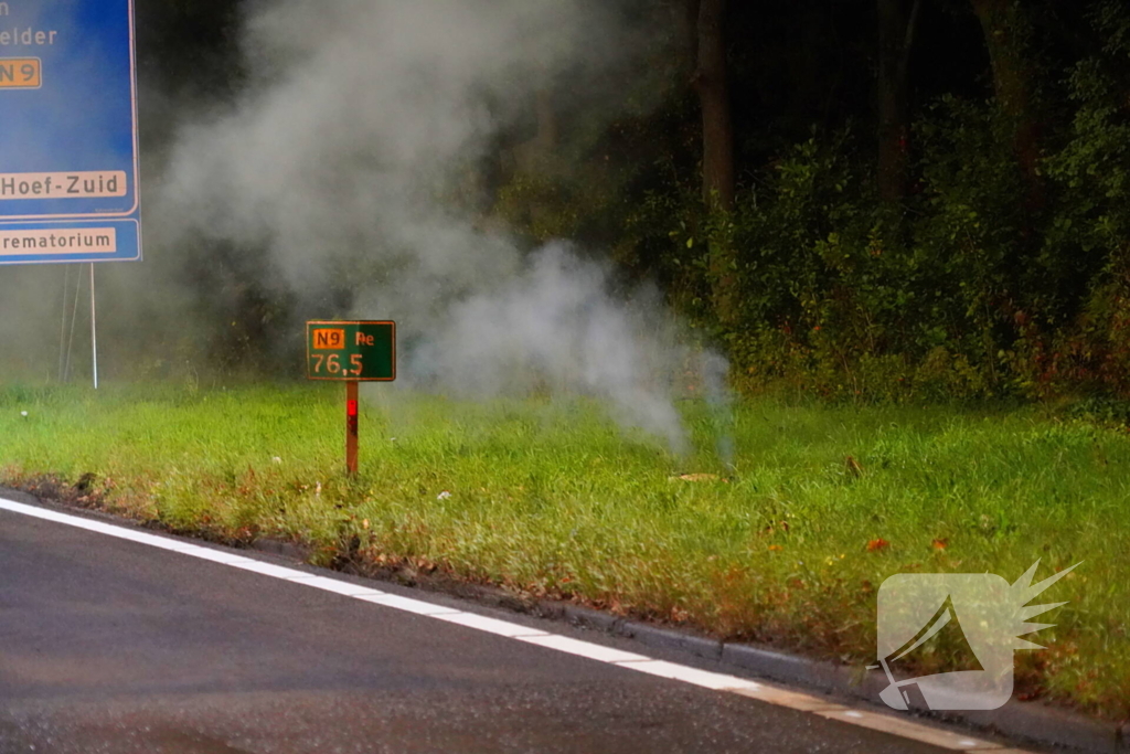 Politie blust brand met behulp van brandweer