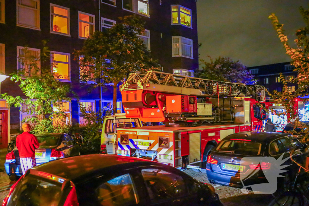 Woningbrand leidt tot rookinhalatie en snelle brandweeractie