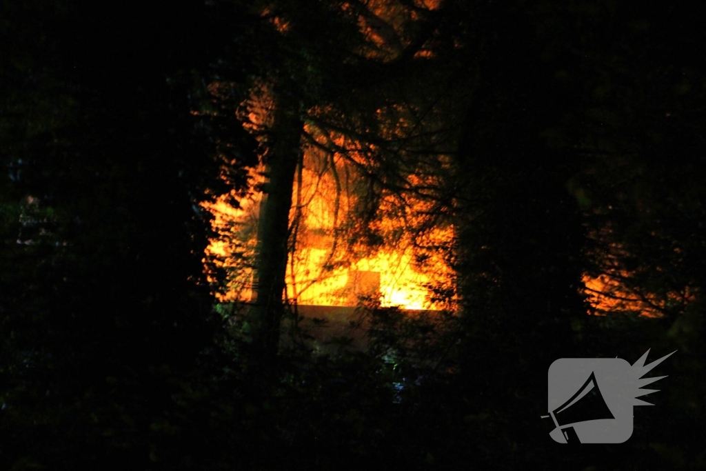 Grote inzet bij uitslaande woningbrand
