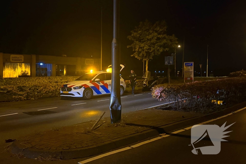 Ongeval met auto en lantaarnpaal door te hard rijden
