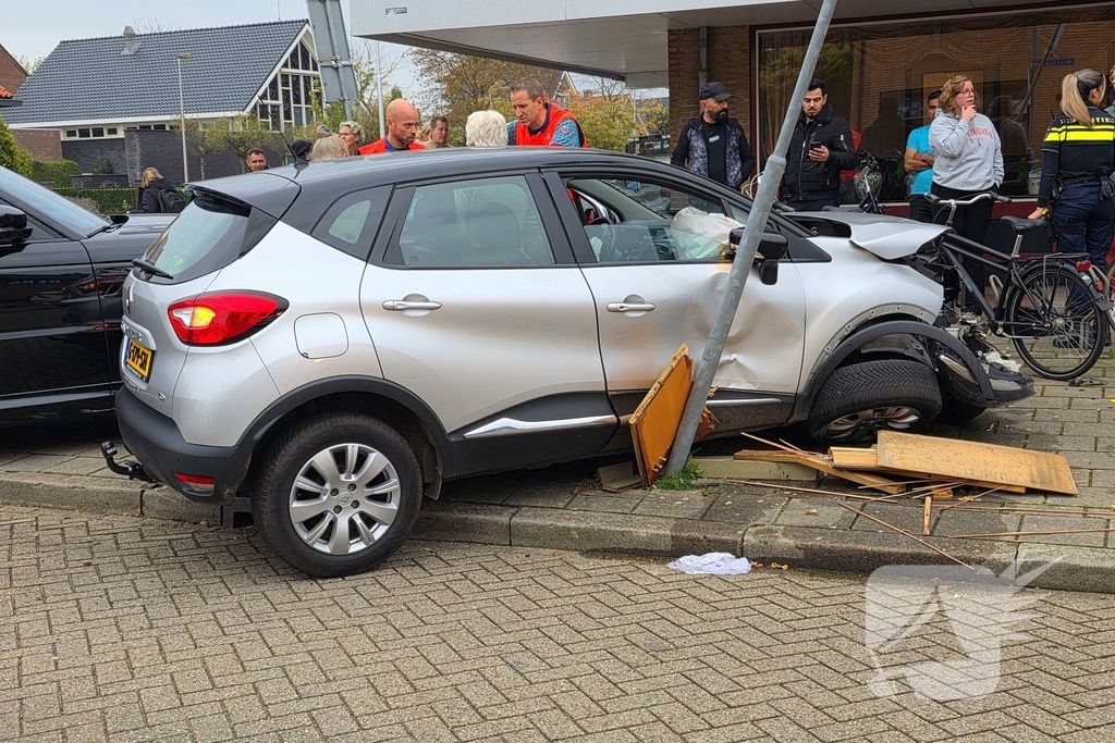 Auto's botsen met flinke schade